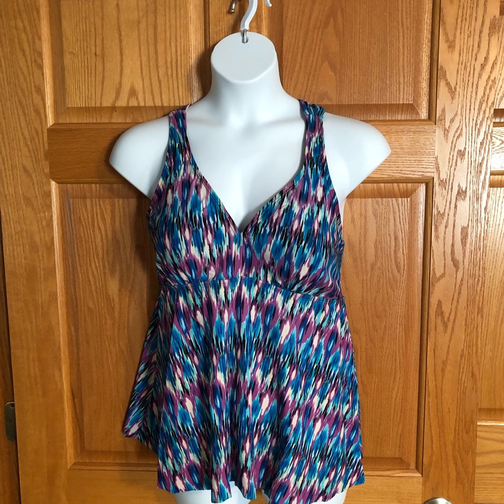 Swim Multi-Color Printed V-Neck Tankini Top